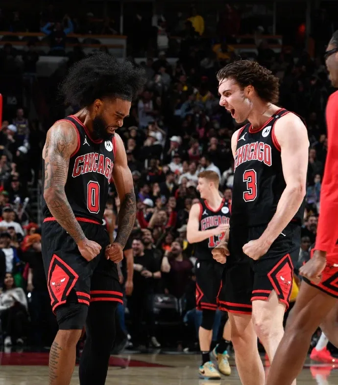 星空体育在线登录-公牛客场大胜太阳，拉文全面爆发