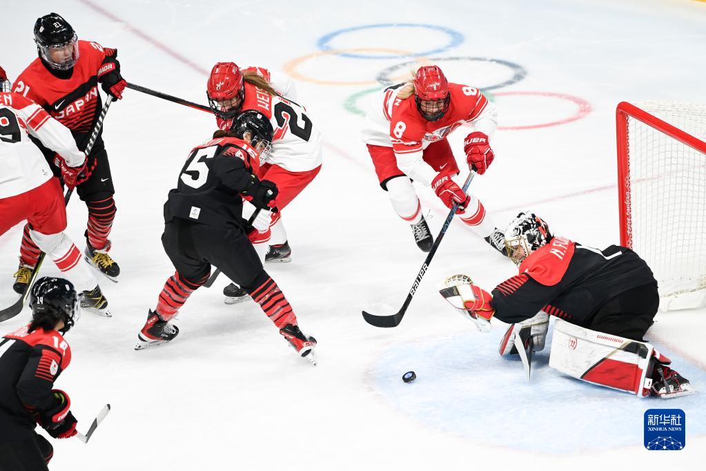星空体育培训-丹麦女子冰球队横扫对手取胜