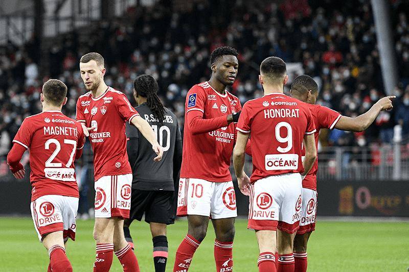 星空体育竞技-里昂客场不敌蒙彼利埃，欧战资格渺茫