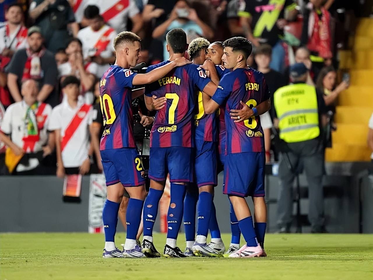 星空体育地址-巴塞罗那踢平对手，晋级形势严峻需全力以赴的简单介绍