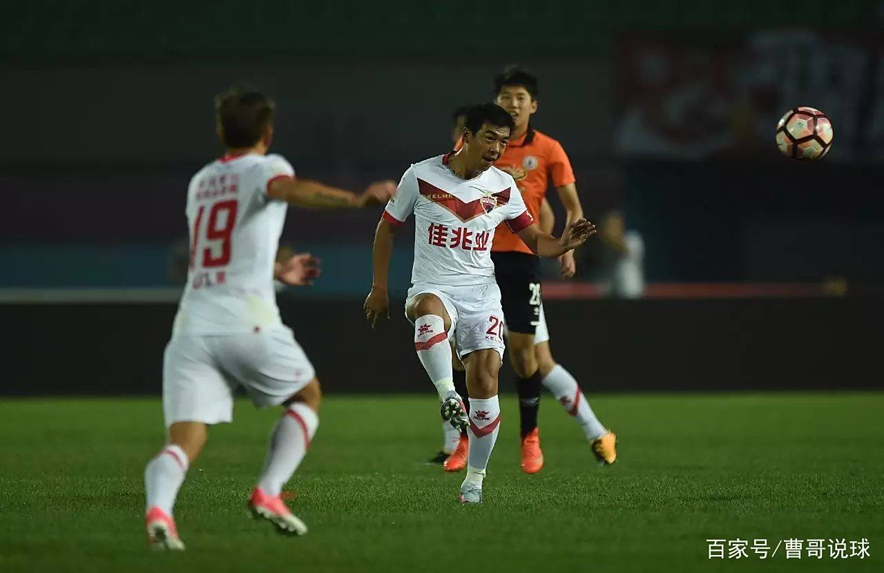 郑州队发扬团结力量，过坎争取胜利的简单介绍