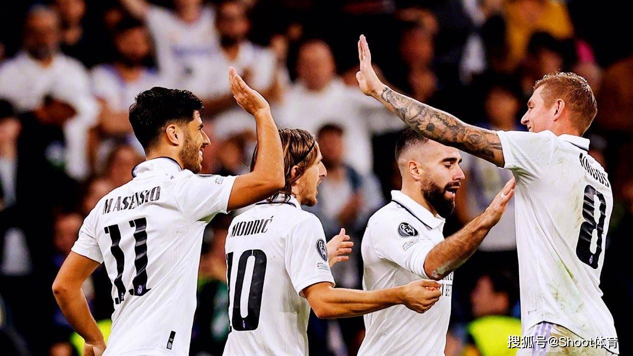 里昂客场大胜圣埃蒂安，追平榜首的简单介绍