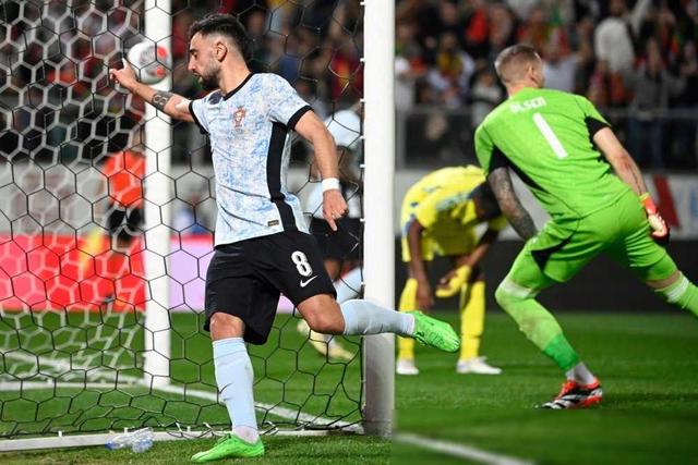 包含瑞典客场逆转葡萄牙，力克对手的词条