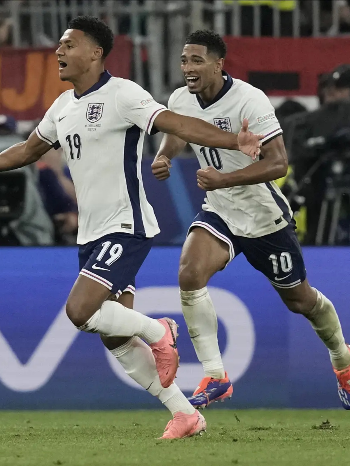 星空体育网址-荷兰队逆转比分，晋级欧国杯半决赛